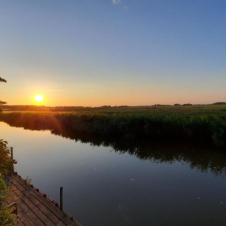 Appartement 2 Met Terras Aan De Tuin Van Op De Roemte Baflo المظهر الخارجي الصورة