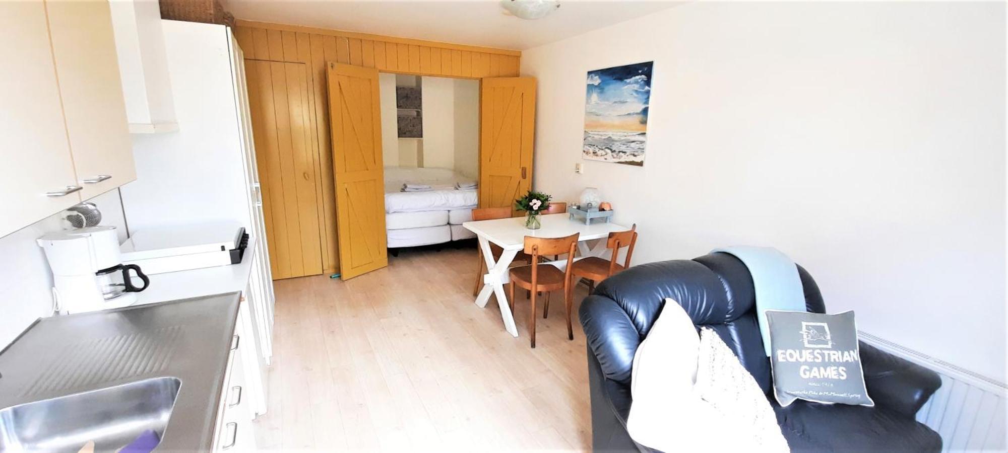 Appartement 2 Met Terras Aan De Tuin Van Op De Roemte Baflo المظهر الخارجي الصورة